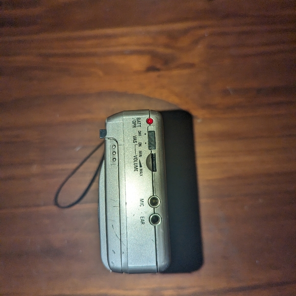 Sanyo M-1110C Compact Cassette Recorder - Picture 2 of 7